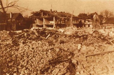 1944
