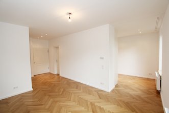 Altbau - vollständig saniert - ruhige Anliegertraße