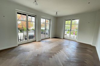 Belle Etage Wohnung - mit großer Dachterrasse - Top Lage Bogenhausen