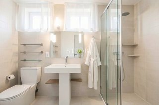 Badezimmer UG - (KI generiert)