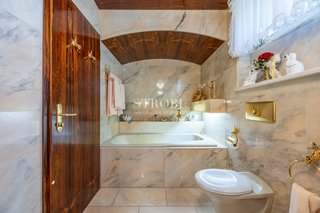 Badezimmer mit Wanne