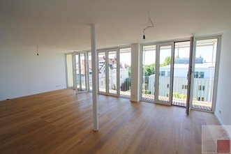 Erstbezug nach Sanierung - Dachgeschoss mit Klima ohne Schrägen!- Habsburgerplatz