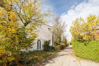 Frisch renoviert ! Reihenmittelhaus im südlichen Stadtteil Solln
