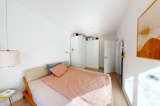 Schlafzimmer mit Einbauschrank