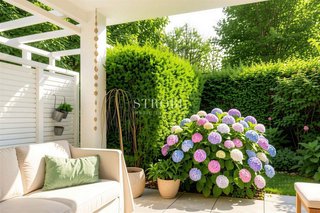 Überdachte Terrasse - (KI bearbeitet)