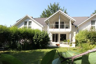 Gemütliches Reihenmittelhaus mit viel Licht in unmittelbarer Nähe zum Isarhochhufer!