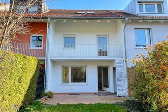 Gepflegtes Reihenmittelhaus in Obermenzing.