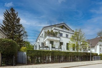 HOCHUFER | 2,5 -Zimmer-Wohnung mit Terrasse und Garten