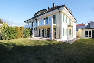 Hochwertige Kapitalanlage - DHH und 2 Wohnungen - voll vermietet!