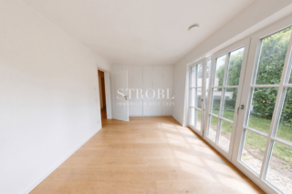 Kinderzimmer / Büro mit Einbauschränken