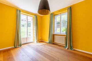 Yellow room