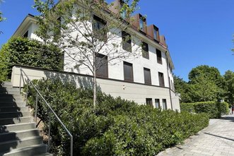 Komfort und Eleganz! Großzügige Gartenwohnung
in München-Harlaching