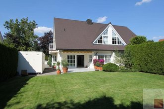 Moderne DHH in ruhiger Lage - Grünwald