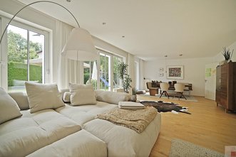 Modernes Einfamilienhaus - fußläufig zu Gymnasium und Ortszentrum