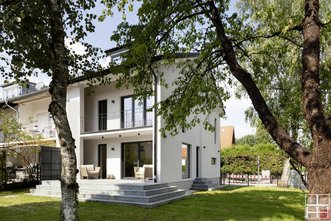 Modernes Reiheneckhaus - ruhige Lage, fußläufig zum S- Bahn- Halt Allach