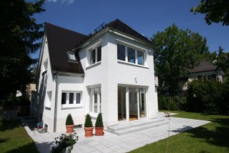 Haus für Singles und Paare. Mit Garten und Dachterrasse.
