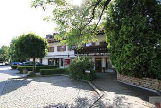 Praxis im Ortszentrum von Grünwald