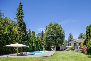 Garten mit Pool