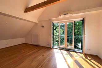 Repräsentative Dachgeschoß-Wohnung in Planegg