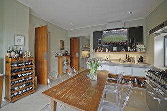 Repräsentative Villa mit Haupt- und Nebenhaus inkl. Tiefgarage