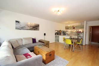 RESERVIERT! Klein, fein aber mein! Renovierte 2- Zimmer- Gartenwohnung in Grünwald.