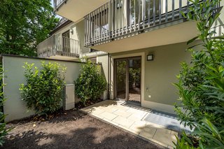 Terrasse mit Gartenanteil