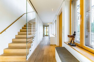 Flur mit Treppe