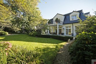 Vorstands- Villa in bester Lage von Harlaching - umfangreiche und hochwertige Einbauten und Ausstattung, Sicherheitskonzept