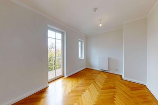 Schlafzimmer mit Balkon