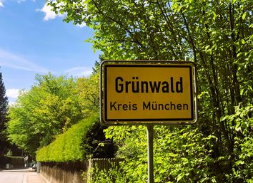 Ortsschild Grünwald, Kreis München