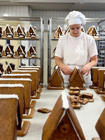 Liebevoll handgefertigte Lebkuchenhäuser der renommierten Konditorei Kreutzkamm